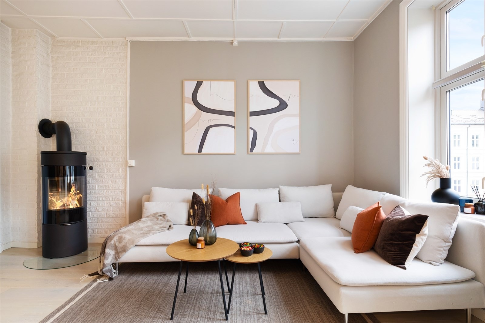 Ny peis i boligen fra 2019. Røykrør ble gjort i 2016. Galleribilde