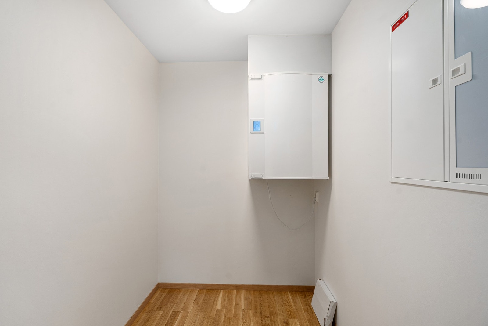 Bod/ teknisk rom i selve leiligheten. Noe som er meget praktisk. Det kan aldri bli nok lagringsplass. Galleribilde
