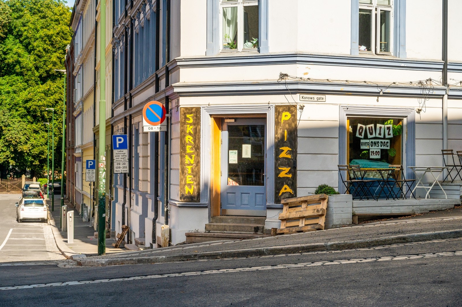 Ulike kafeer og barer ligger også godt innen rekkevidde. Galleribilde