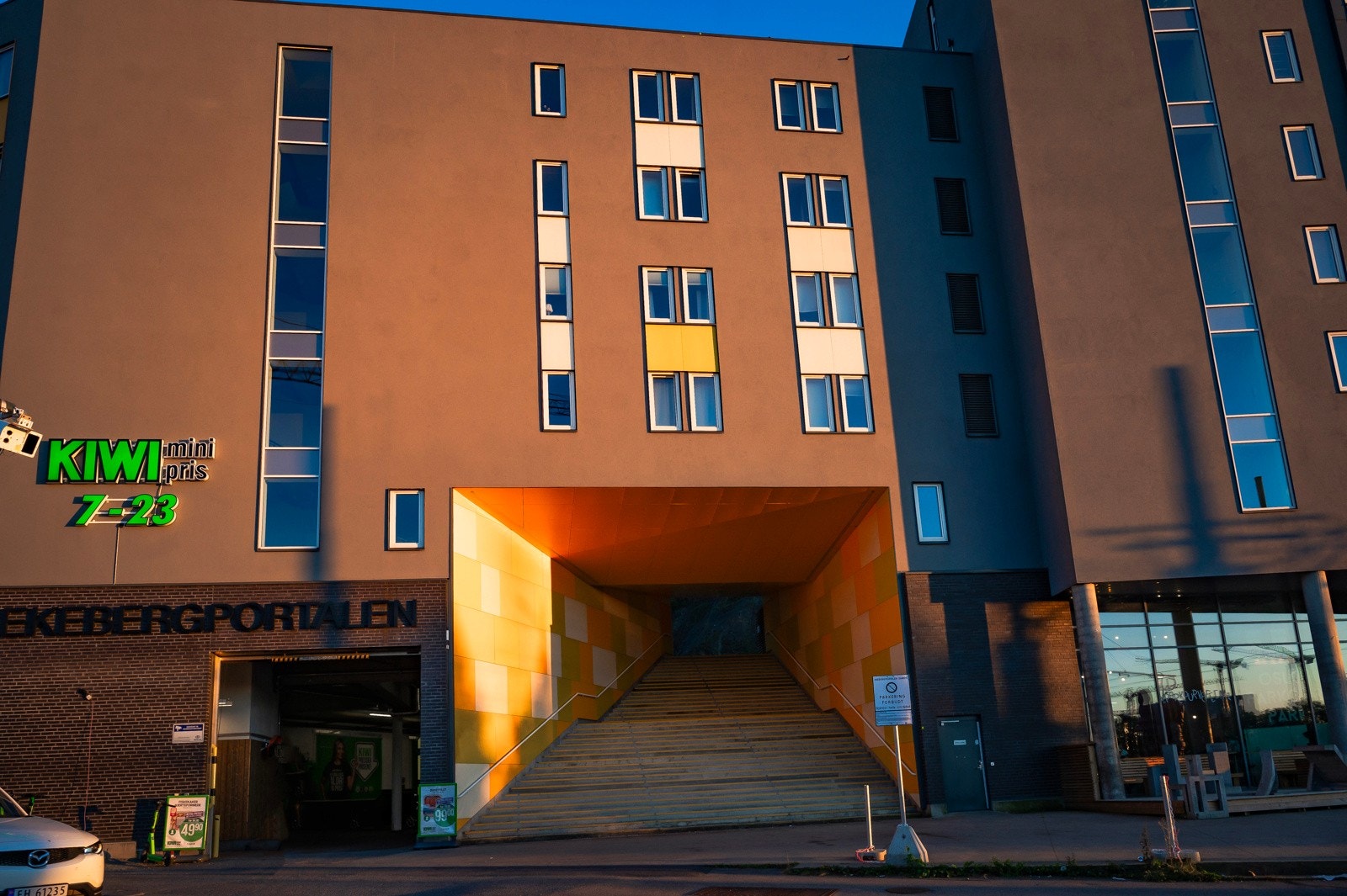 Det er kun få minutters gange til Kiwi Konowsgate. Galleribilde