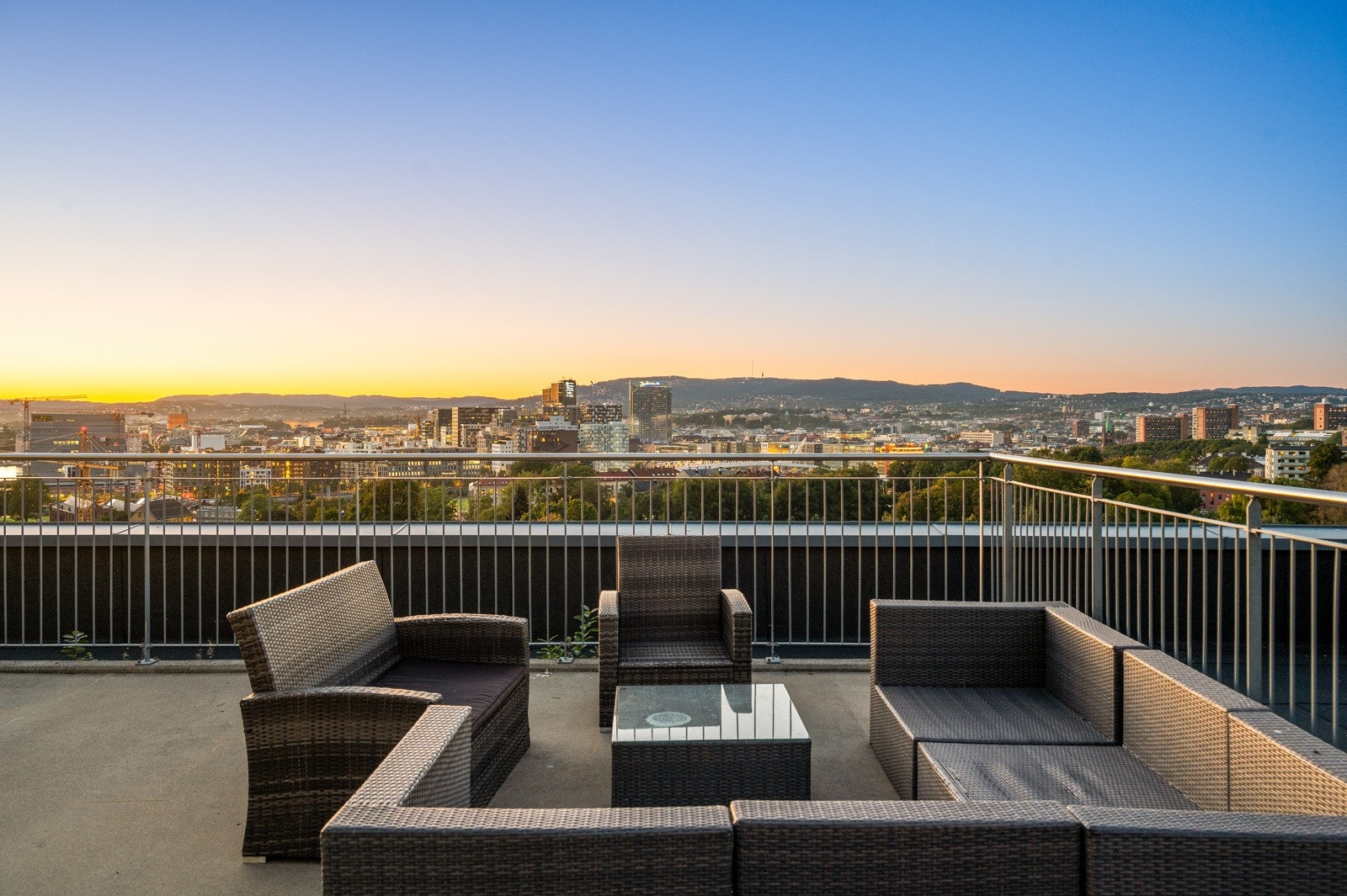 Takterrassen har gode solforhold og fantastisk utsikt. Galleribilde