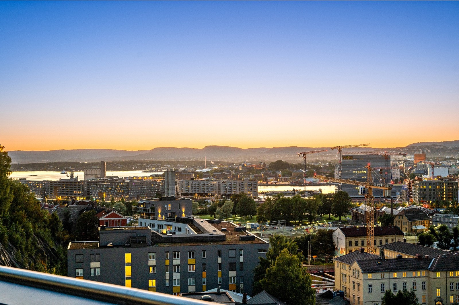 Her bor du tilbaketrukket i høyden men likevel sentralt med kort gange til Bjørvika. Galleribilde