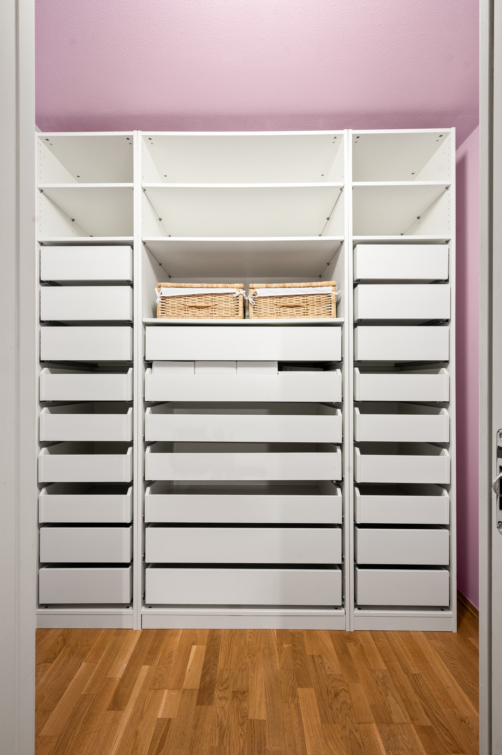 Her er det rikelig med oppbevaringsplass. Galleribilde