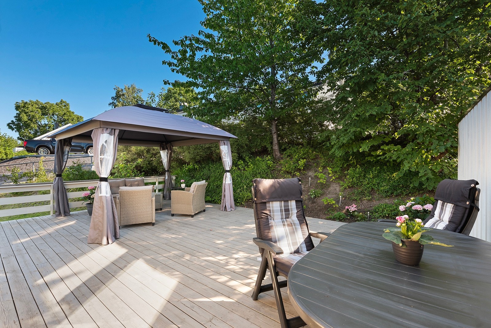 Stor og fin terrasse som ligger usjenert til Galleribilde