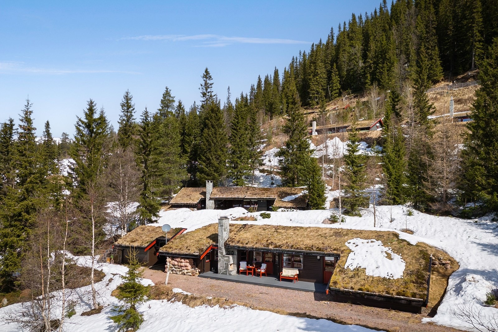 Velkommen til Trysil-Knuts Fjellsenter 8 og denne stilige og fine familiehytta med god beliggenhet i feltet. Galleribilde