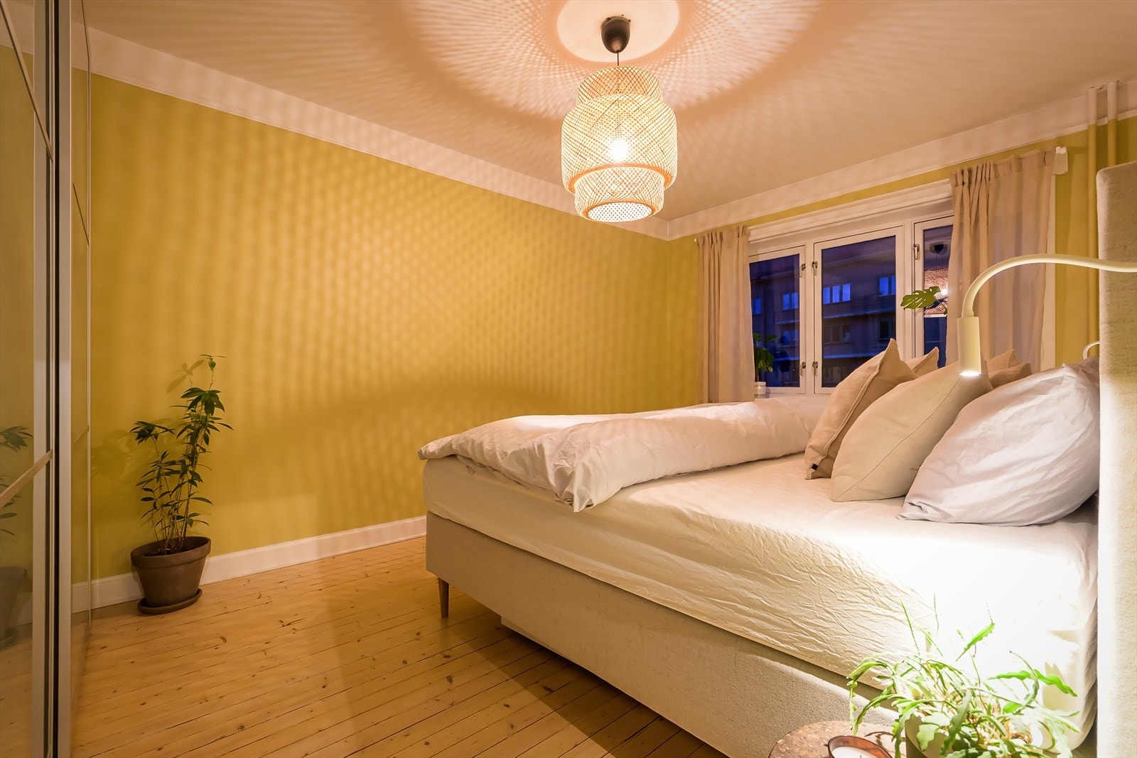 Soverommet vender inn mot borettslagets rolige bakgård, og innbyr dermed til en god natts søvn. Galleribilde