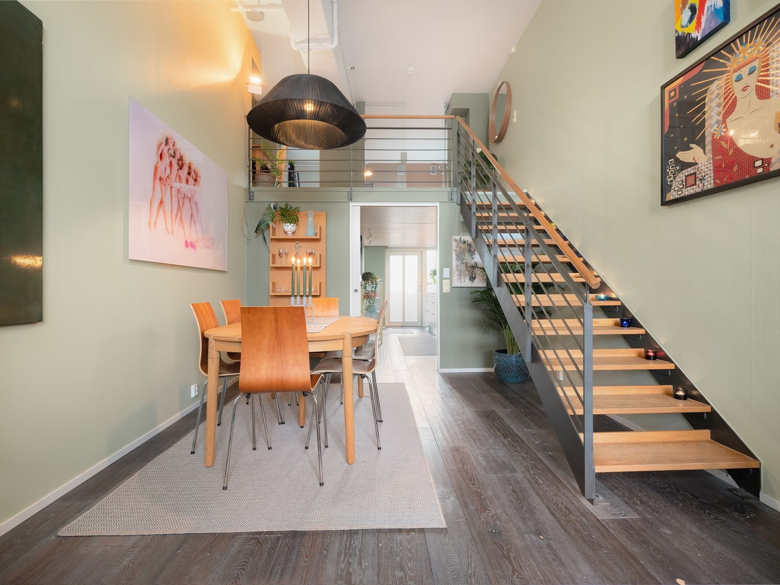 - Gulvflatene er belagt med 1-stavs parkett - Galleribilde