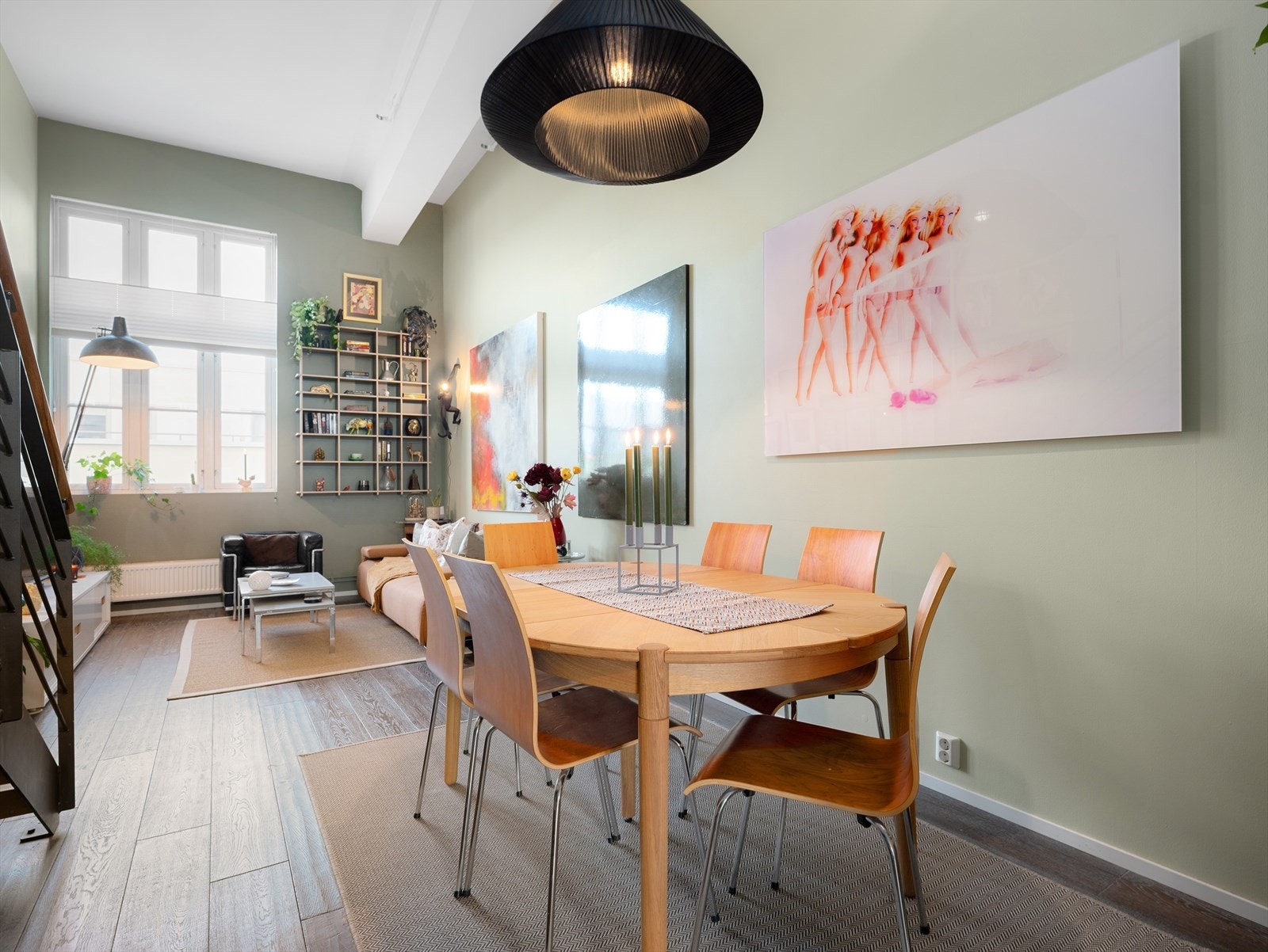 - De store vindusflatene bidrar til flotte innvendige lysforhold - Galleribilde