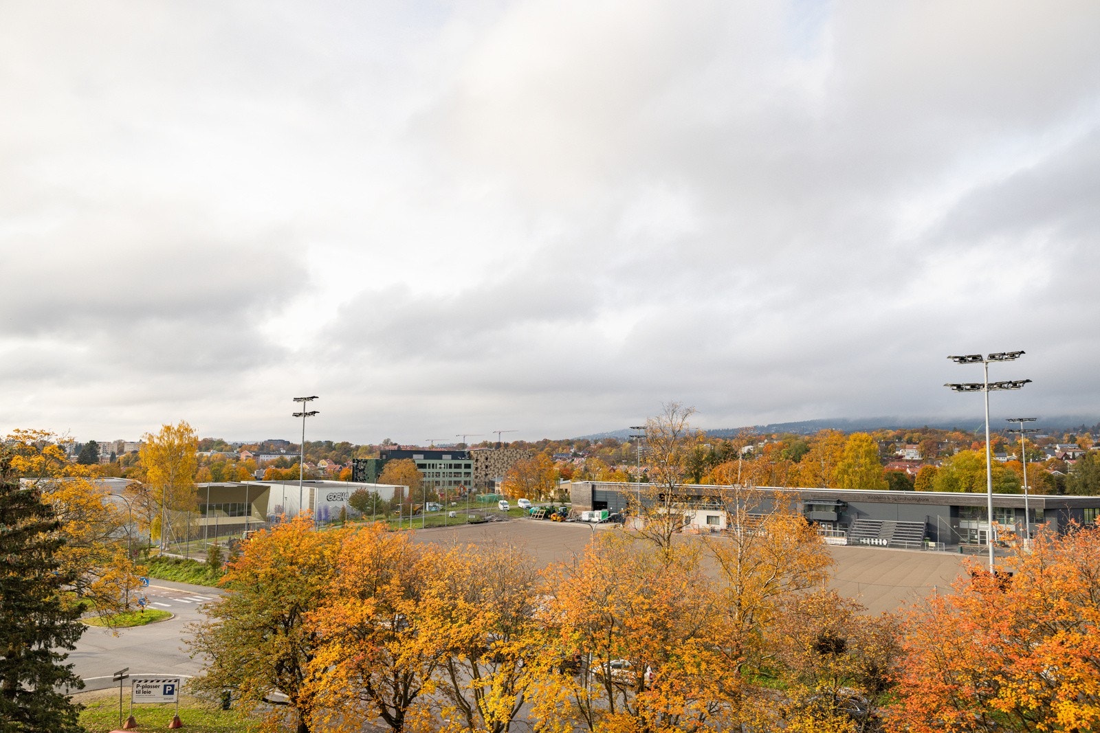 Her sitter du høyt og fritt med hyggelig utsyn over Voldsløkka. Galleribilde