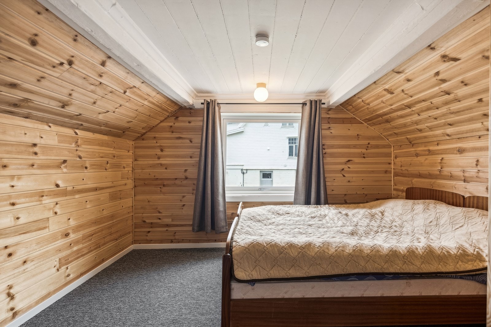 Soverom nummer to. Galleribilde