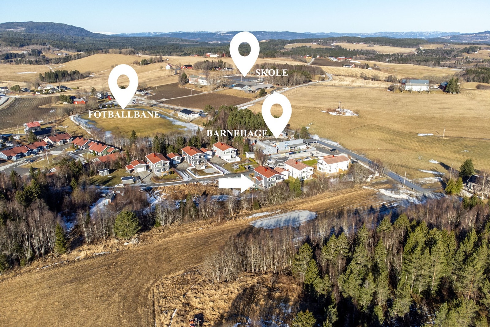 Barnevennlig beliggenhet med umiddelbar nærhet til barnehage, samt gangavstand til skole. Galleribilde