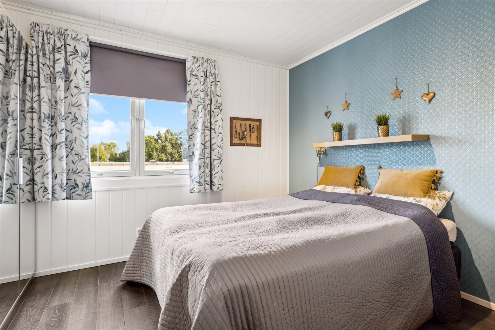 Soverommet er på 9,5kvm og gir god plass til dobbeltseng og garderobe. Galleribilde
