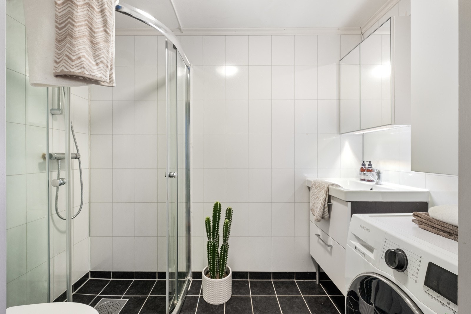 Baderommet er målt til 4 kvm. Galleribilde