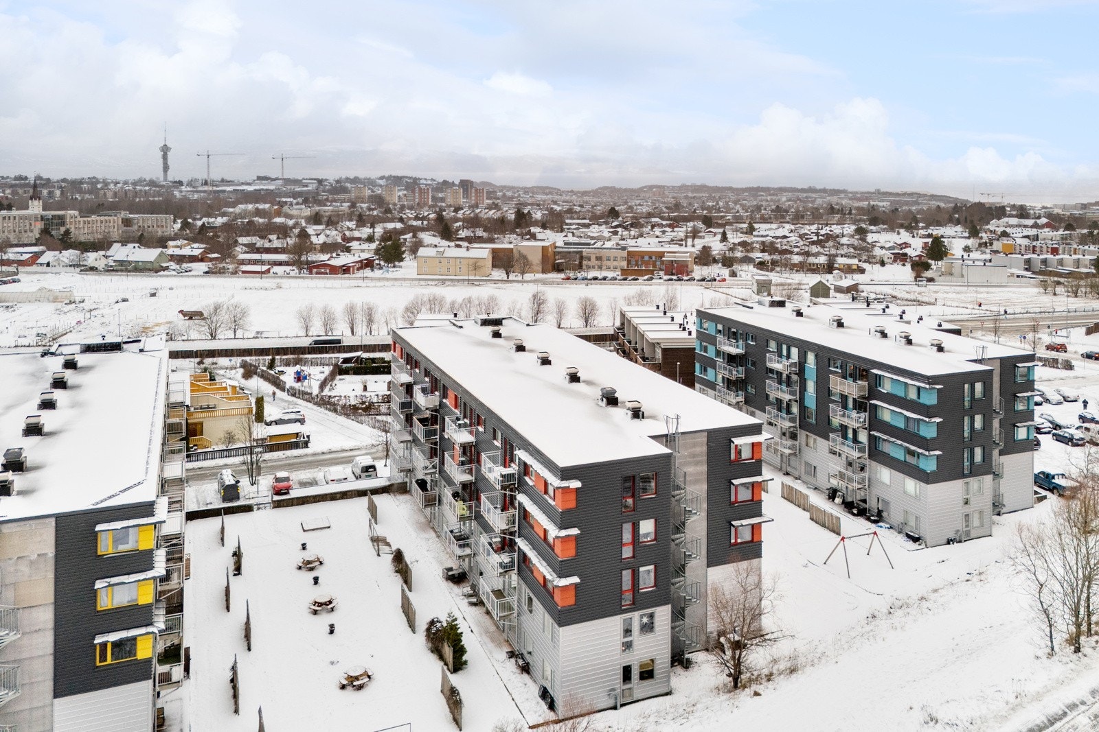 Fra den romslige markterrassen grenser man til borettslagets flotte fellesområder. Galleribilde