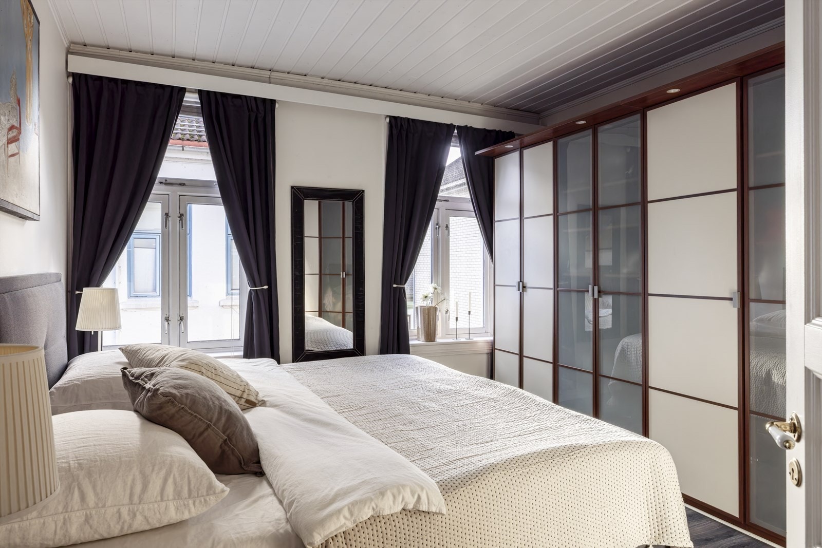 I god distanse fra den sosiale sonen finner du soverommene. Galleribilde