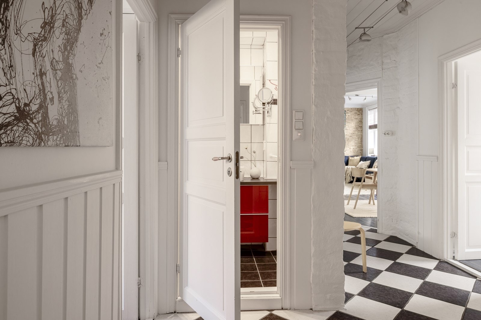 Leiligheten har en glimrende planløsning med separat fløy med 4 soverom og bad Galleribilde