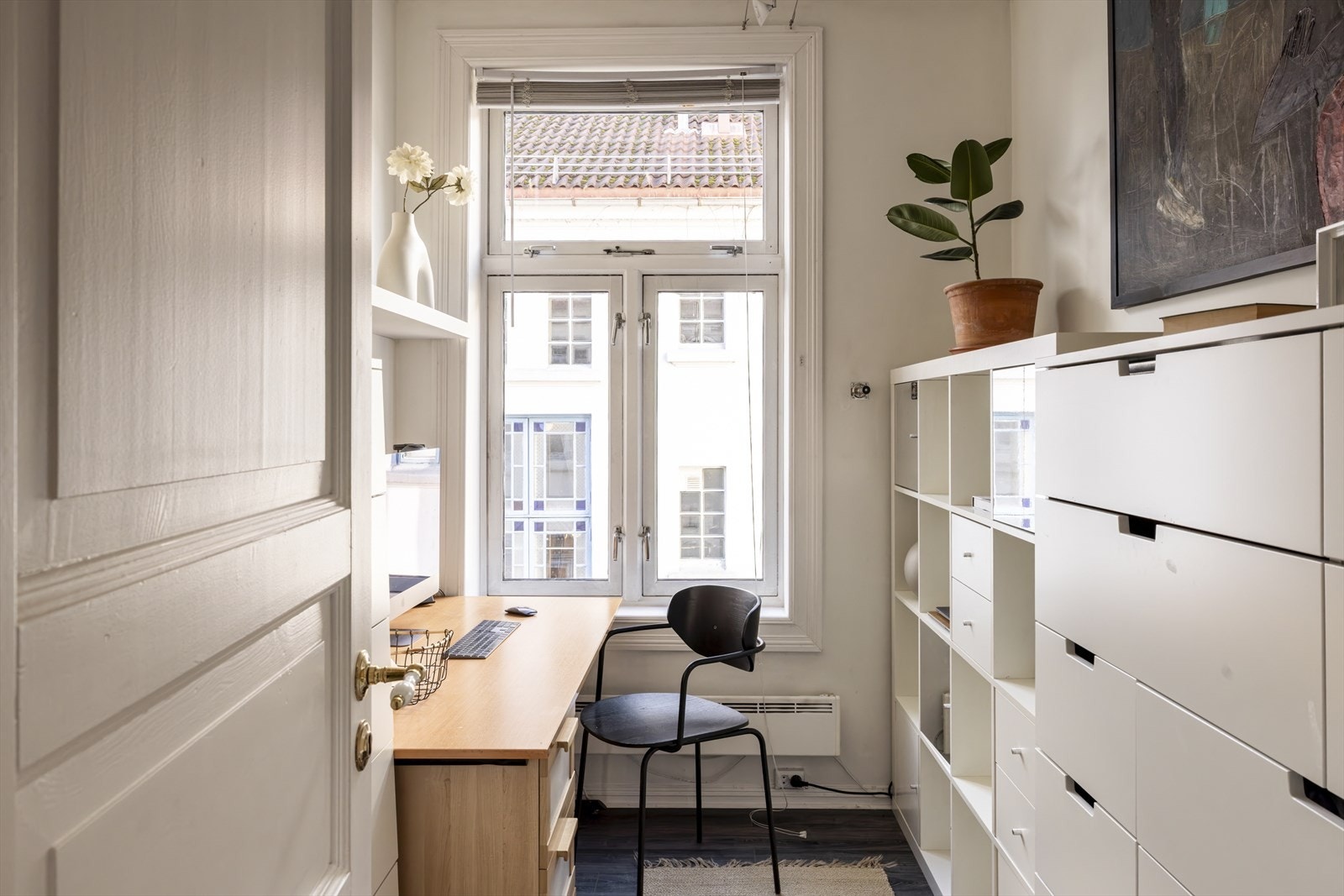 Soverom 4 - rommet er i dag innredet som kontor, men kan også benyttes som soverom Galleribilde