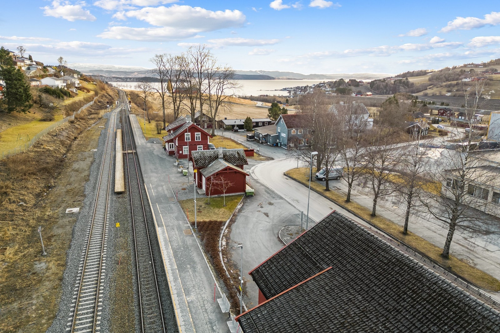 Sentral beliggenhet mellom tettstedene på Innherred via bil og tog/bud Galleribilde
