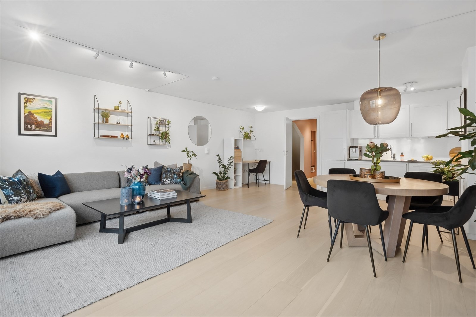 Dette er en lys og innbydende selveierleilighet med fin beliggenhet i Tønsberg sentrum. Galleribilde