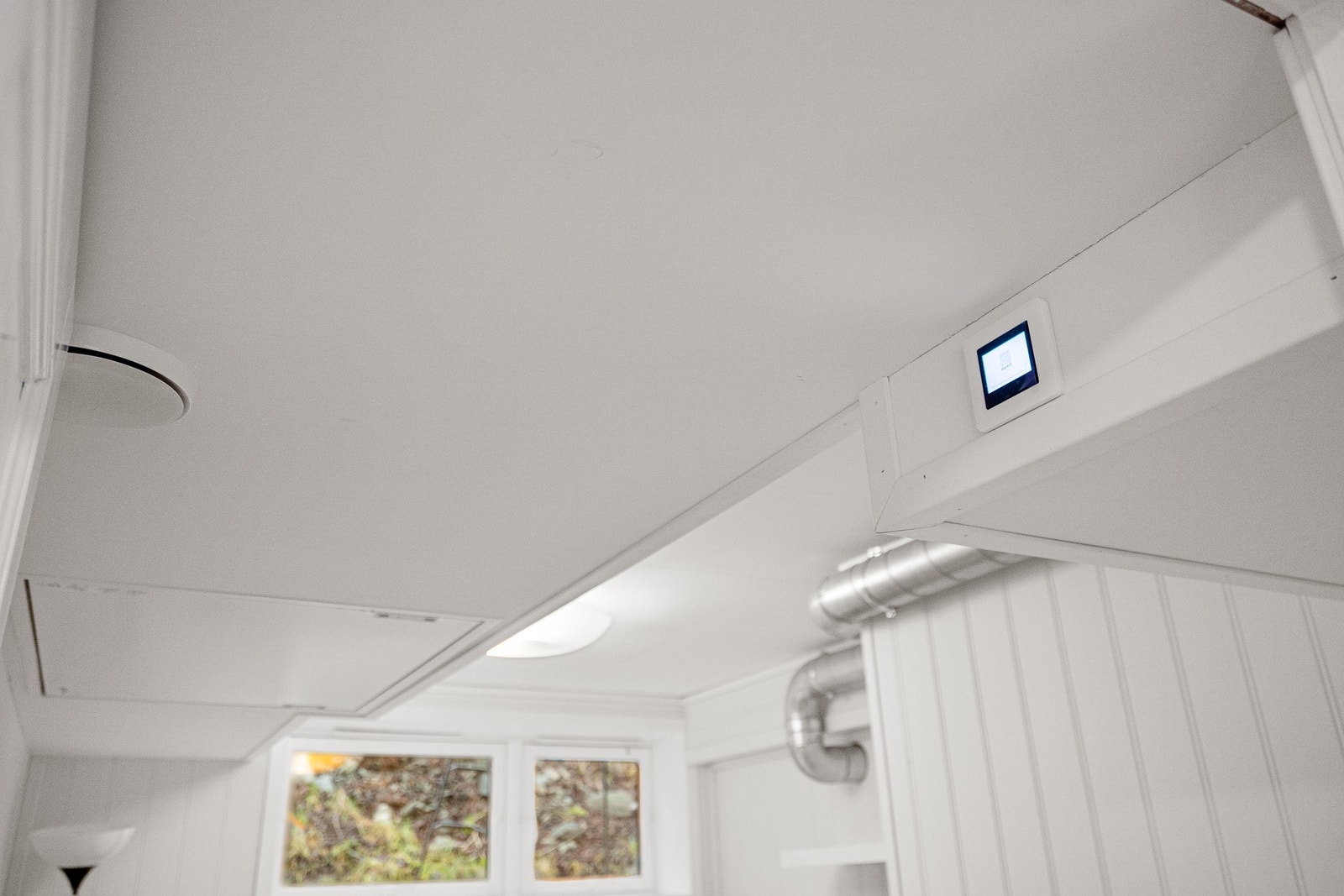 Leiligheten har balansert ventilasjon som ble installert i 2024 av Teknisk Ventilasjon AS. Galleribilde