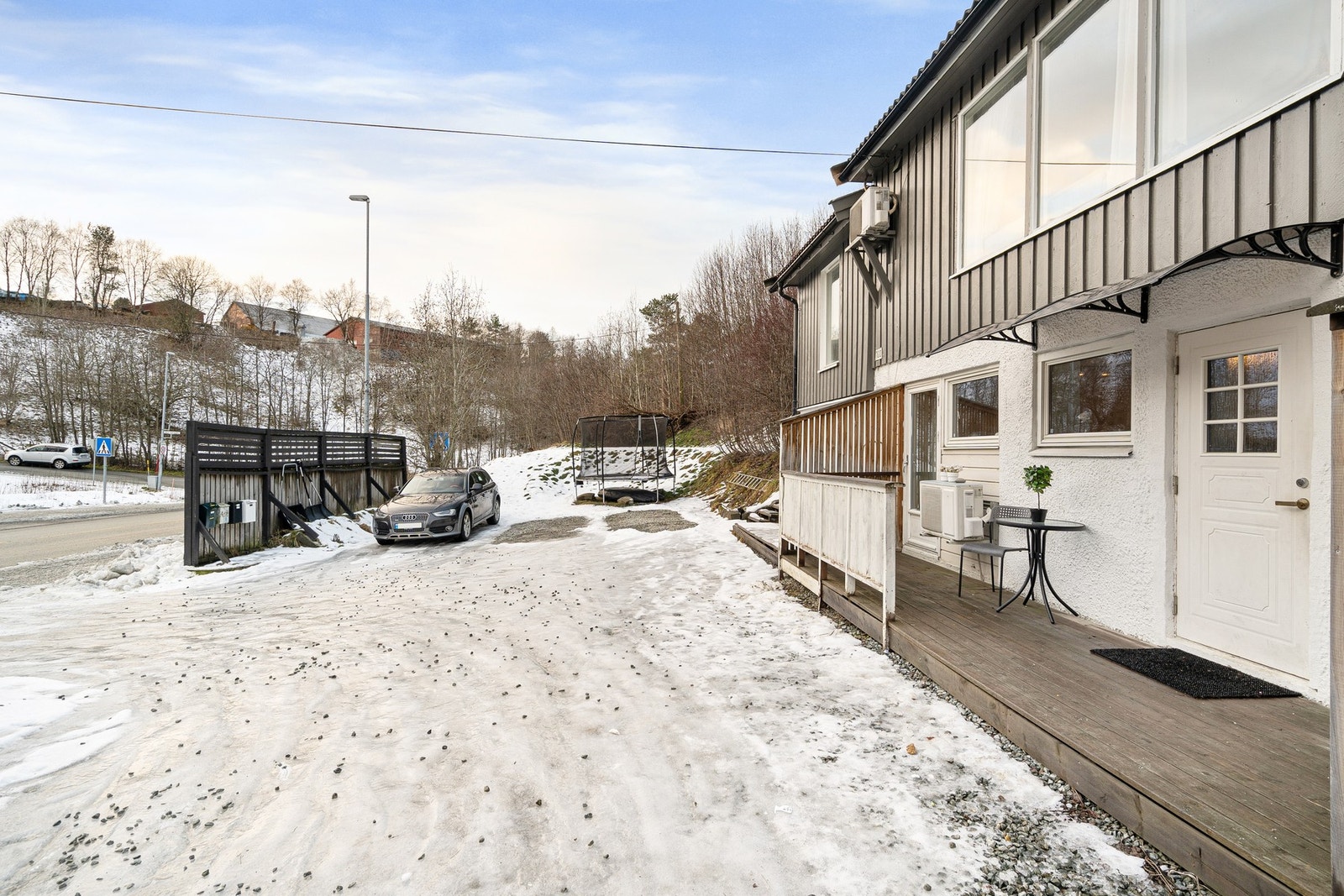 Parkering på biloppstillingsplasser. Galleribilde