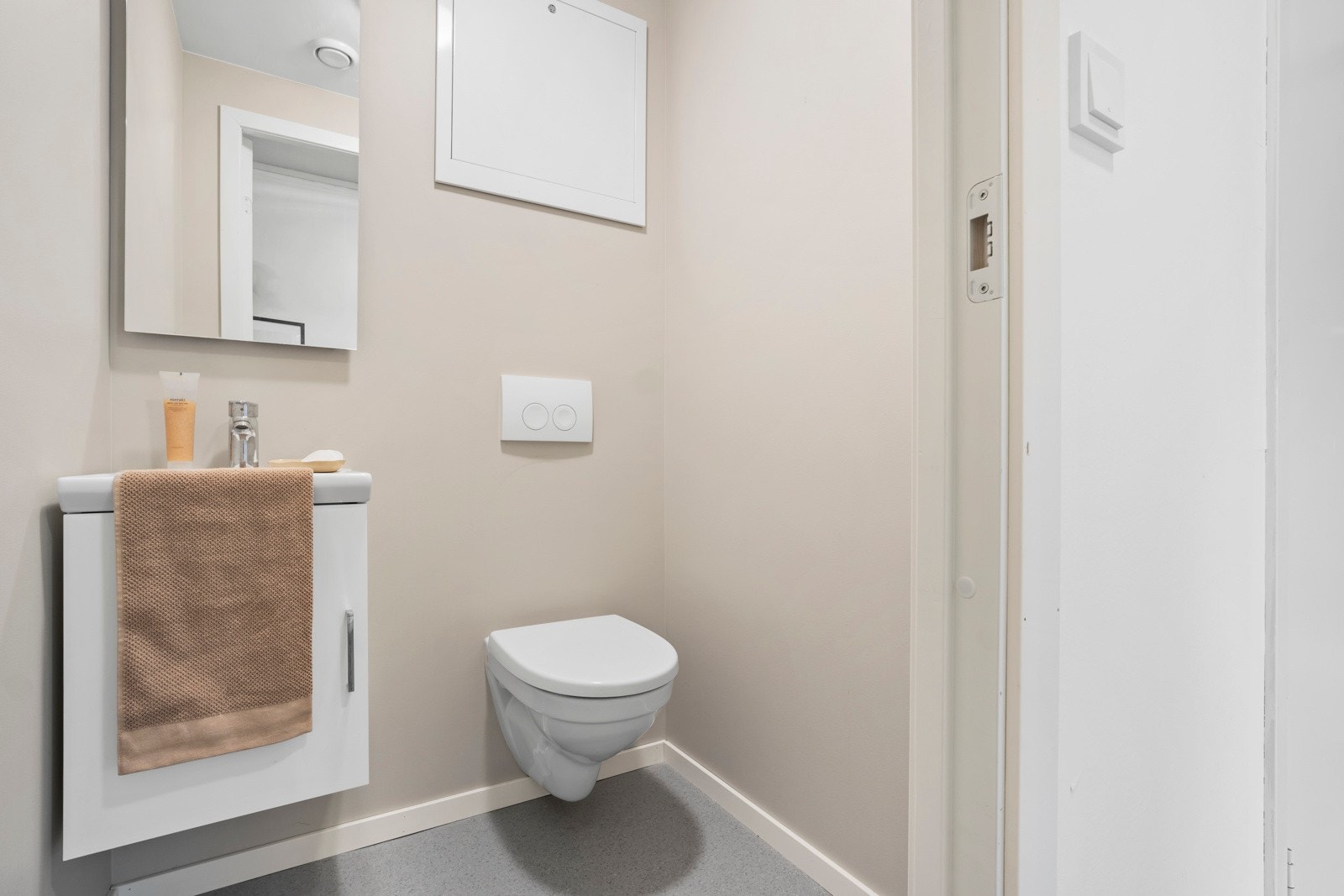 Her finner du også et praktisk WC-rom Galleribilde