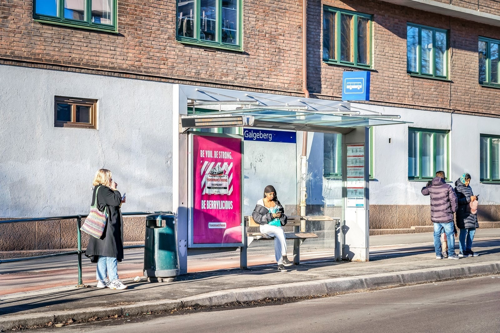Galgeberg busstopp ligger kun 170 m fra leiligheten og buss herfra tar deg til JBT på ca. 7-8 min. Galleribilde