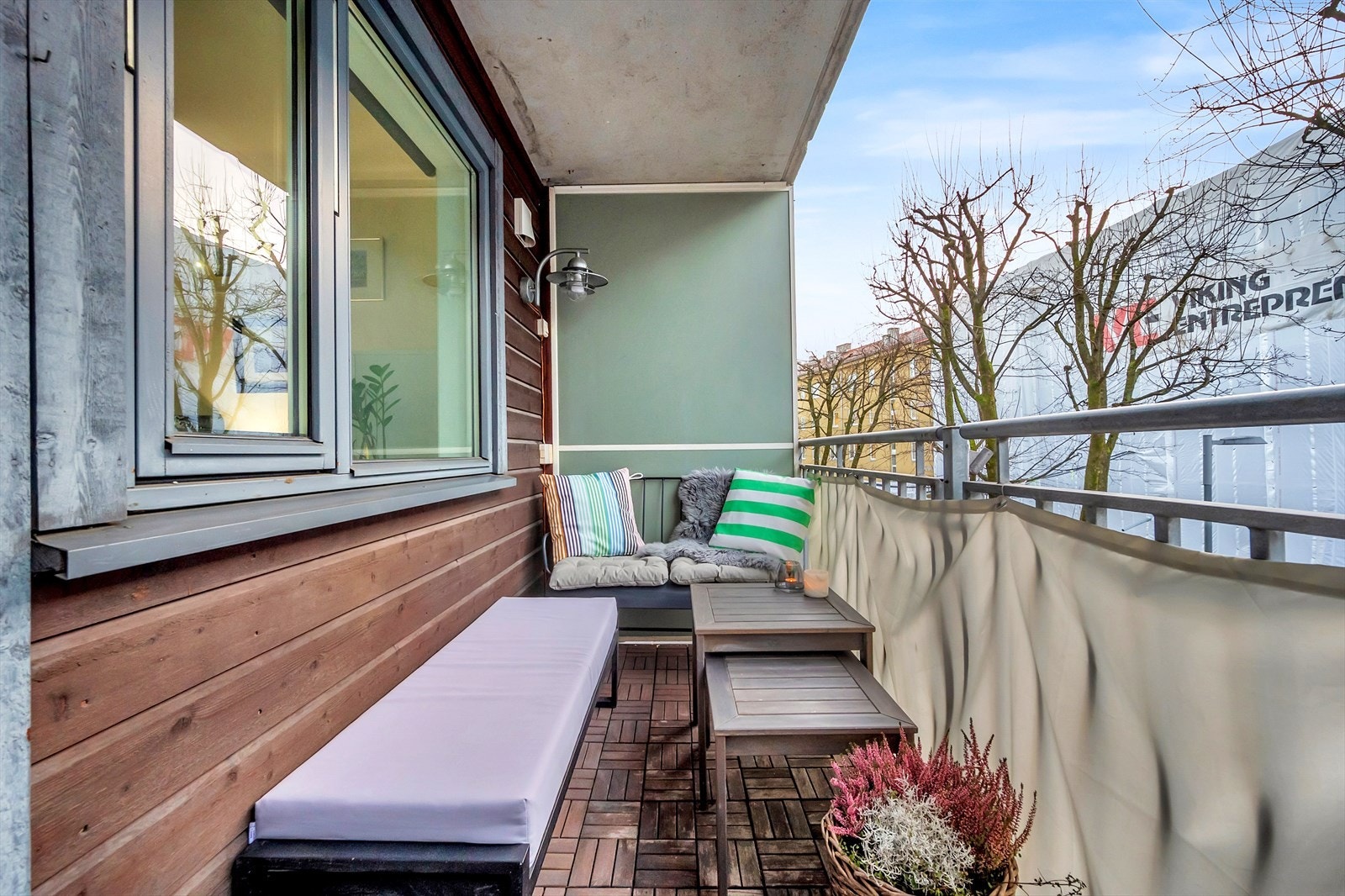 Fra stuen er det utgang til en herlig sydvendt balkong på ca. 5 m². Galleribilde