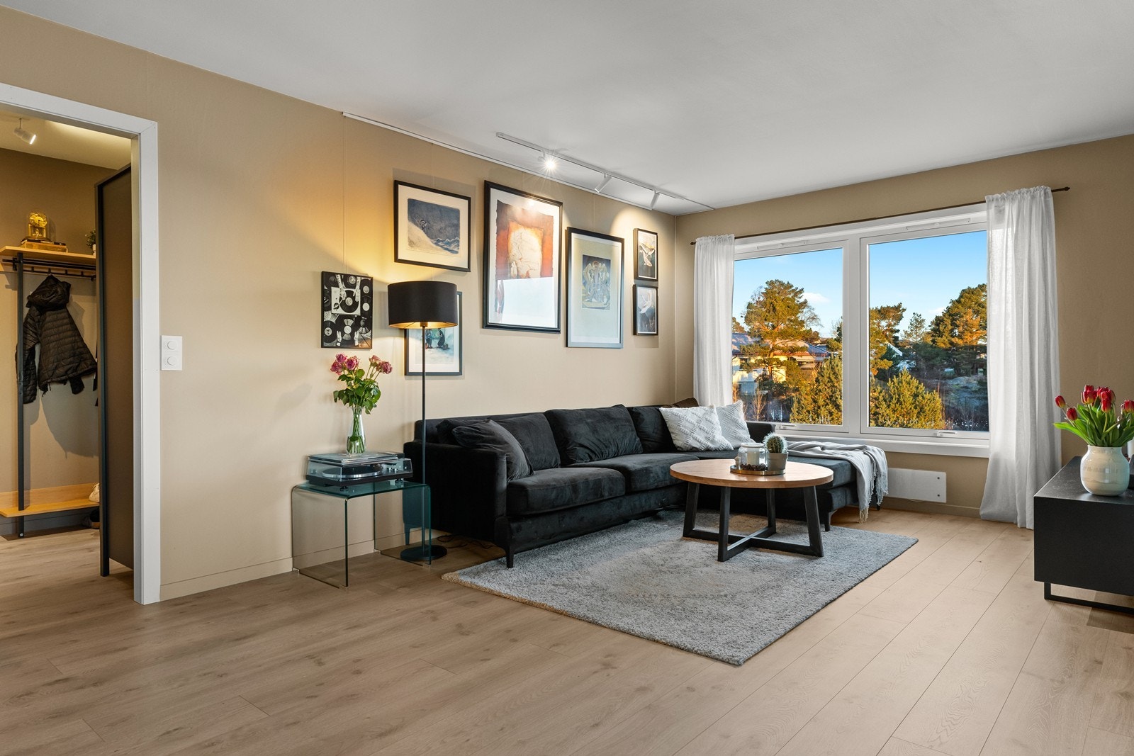 Lys og moderne 3-roms leilighet i 3. etasje Galleribilde