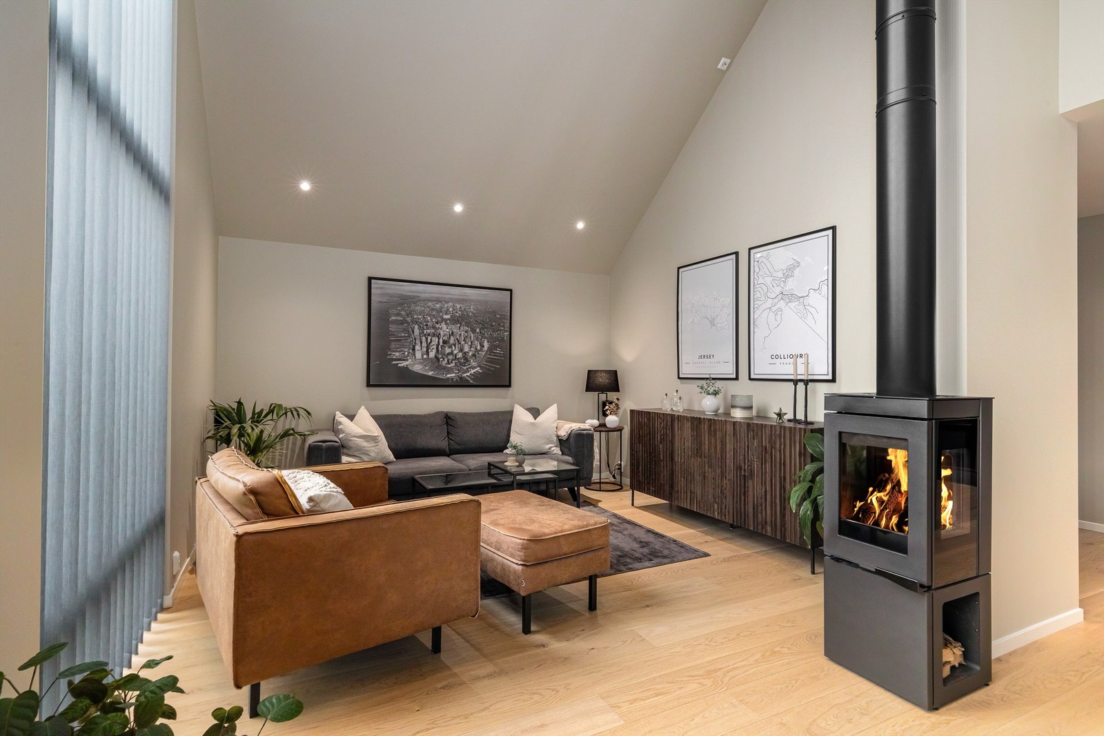 Som det fremkommer av vedlagte tilstandsrapport, så holder boligen en god standard Galleribilde