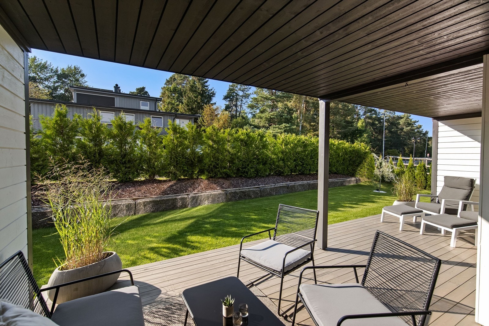 Lettstelt og usjenert hage Galleribilde