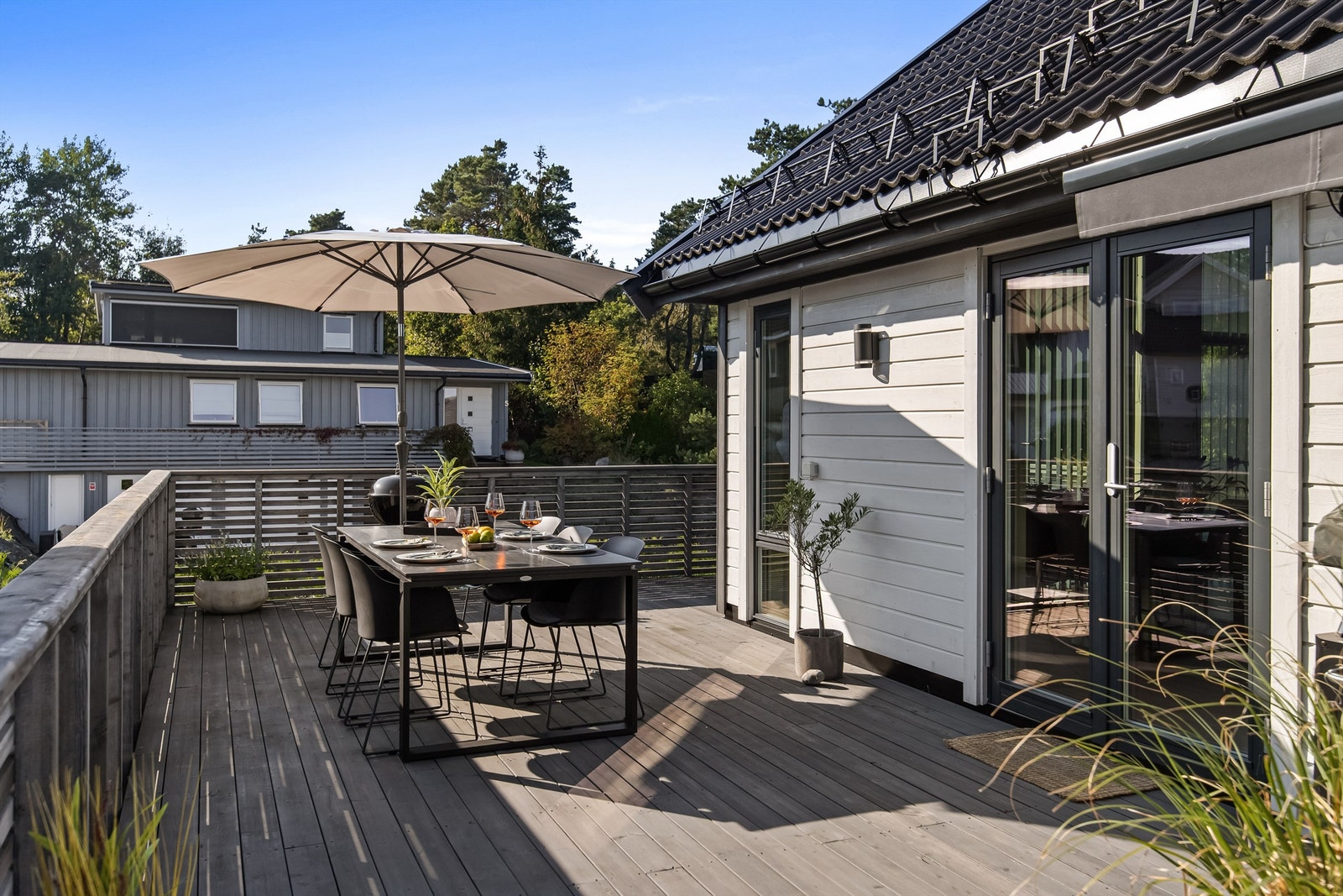 Borettslagets felleslån er et IN lån der hver andel kan velge å nedbetale/innfri fellesgjelden. Dersom hele fellesgjelden innfris ( kr. 2.950.000,-) reduseres felleskostnader til kr. 3.129,- pr.mnd. Galleribilde