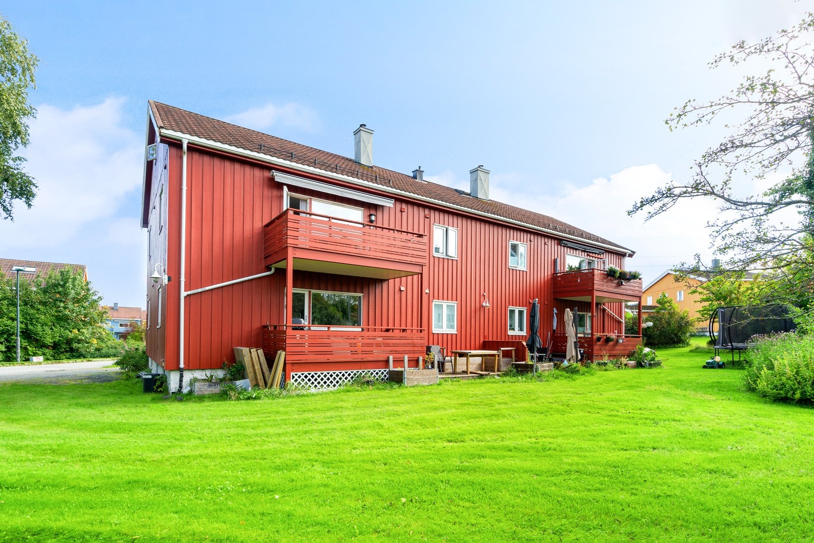 Flotte utomhusarealer. Galleribilde