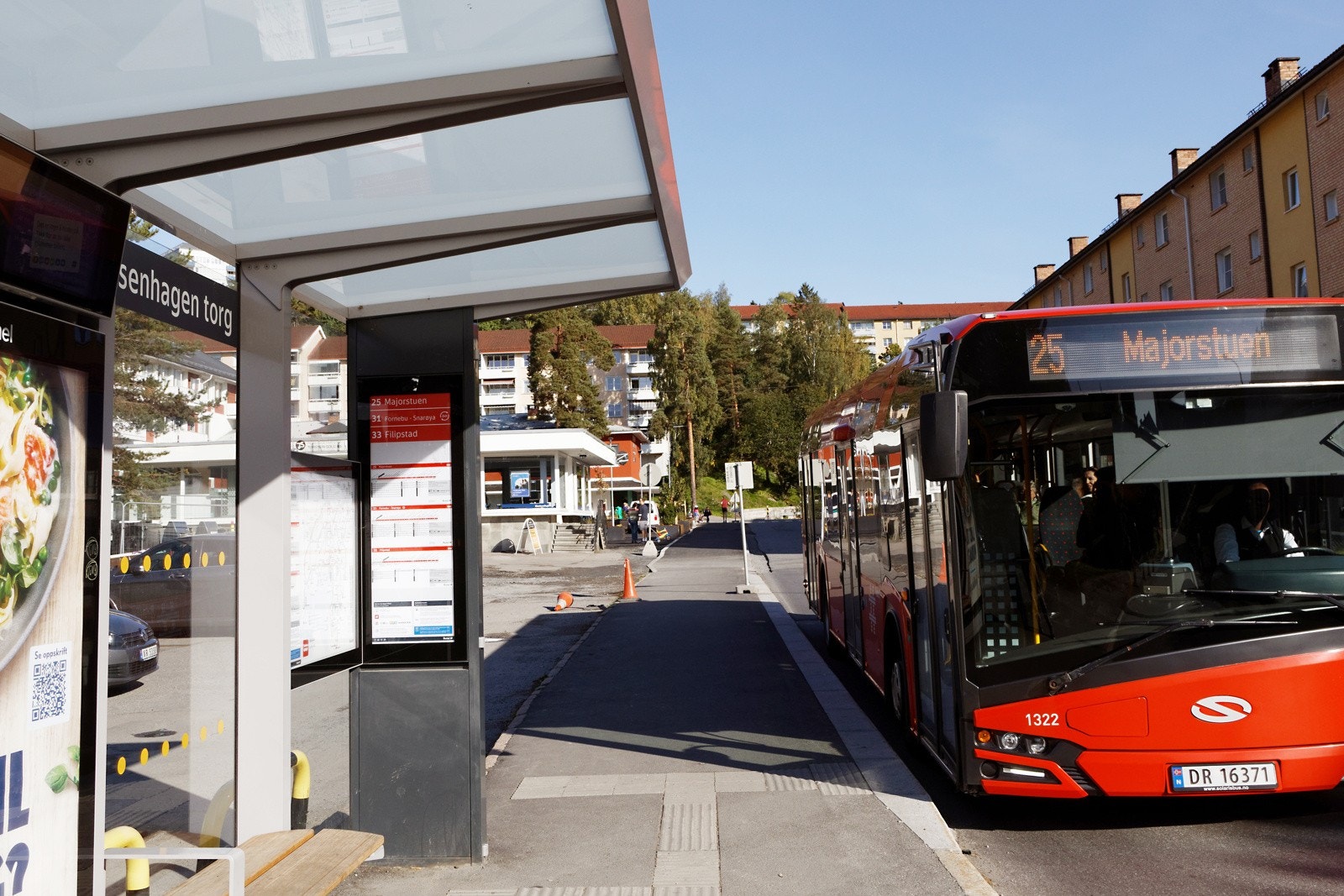 Bussen tar deg enkelt og raskt rundt hovedstaden Galleribilde