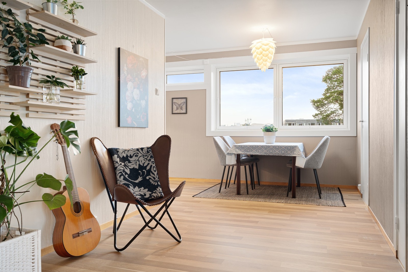 TV-pakke, internett (fiber) og komm. avgifter er inkl. i fellesutgiftene. Galleribilde