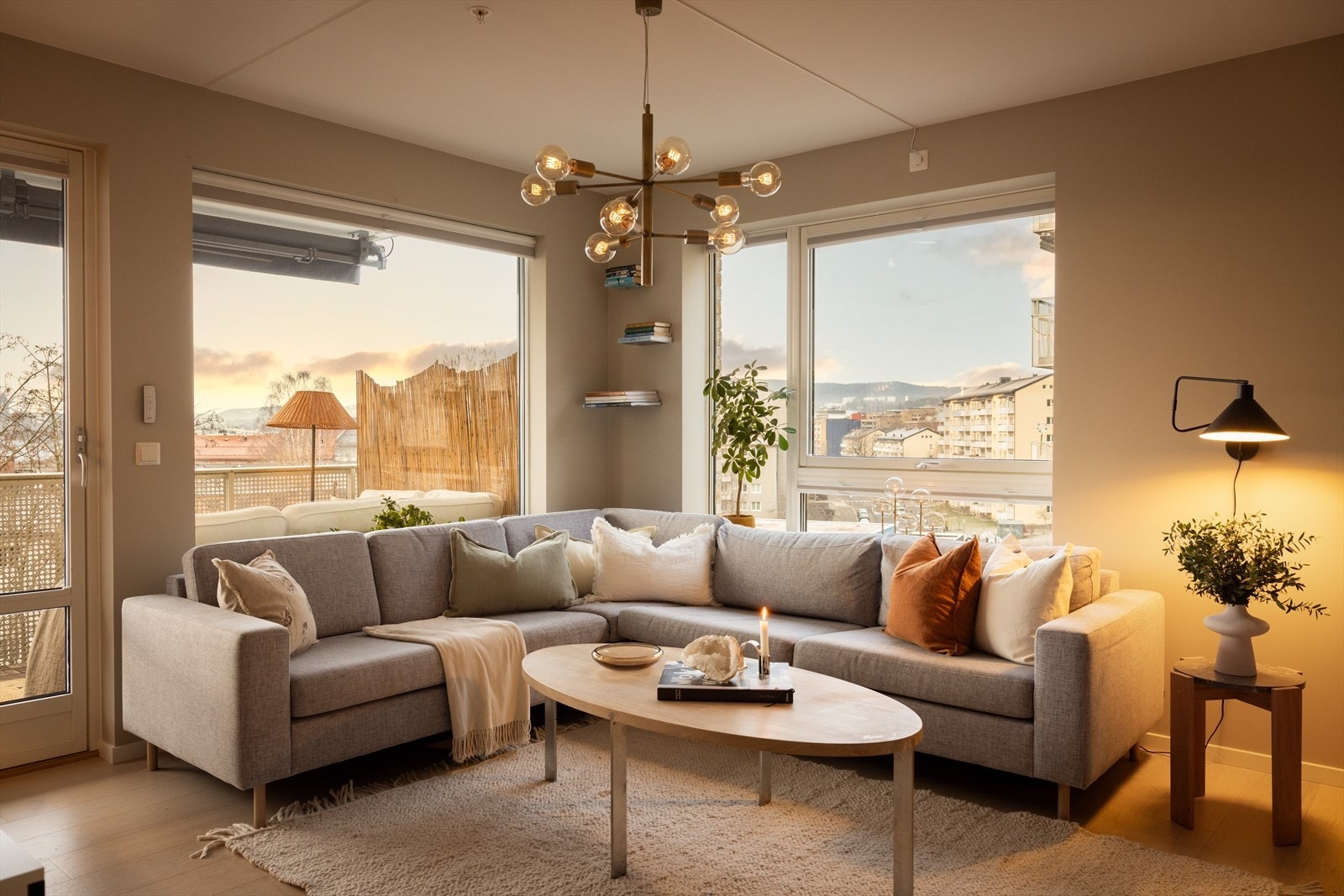 Varmtvann, fyring, TV og internett er inkludert i felleskostnadene. Galleribilde