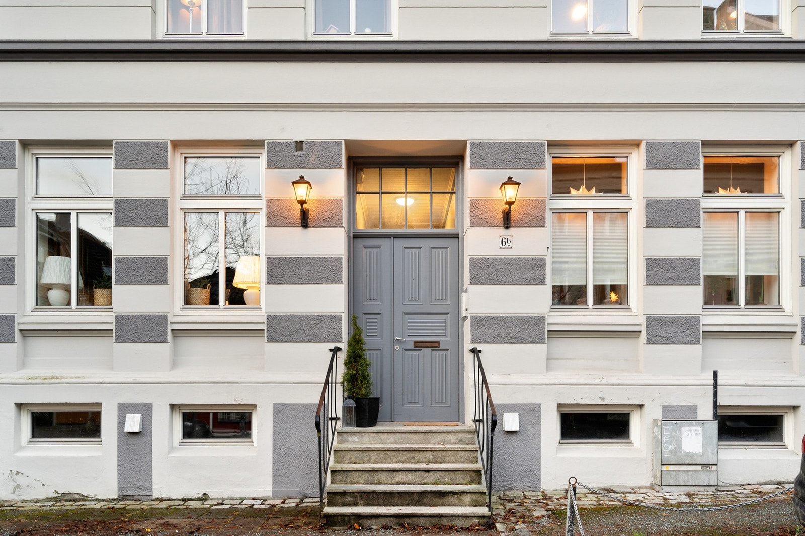 Med sin sentrumsnære beliggenhet er denne leiligheten ypperlig for den som ønsker ønsker både byliv og ro. Galleribilde