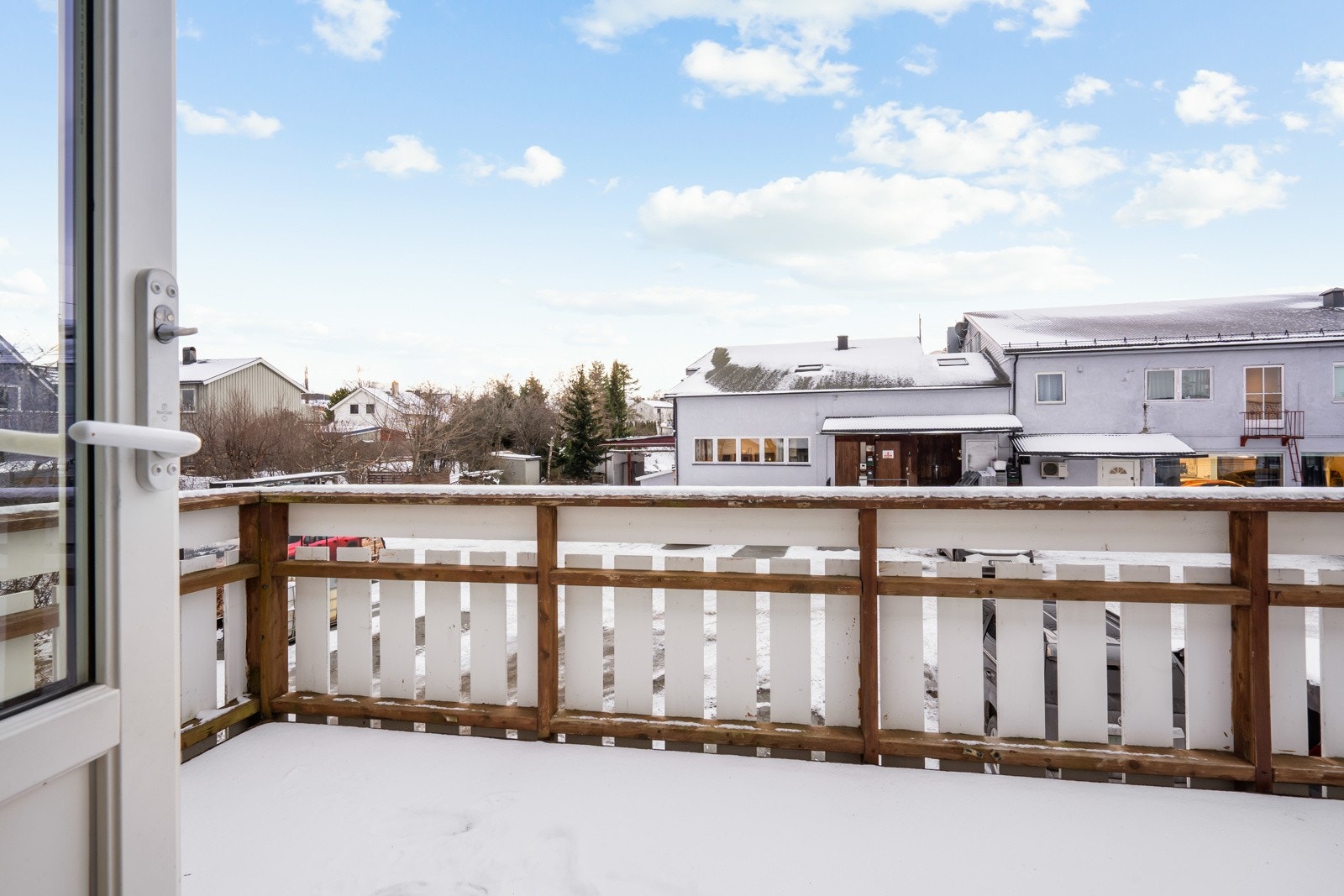 Her kan man nyte varme sommerdager med noe godt i glasset. Galleribilde