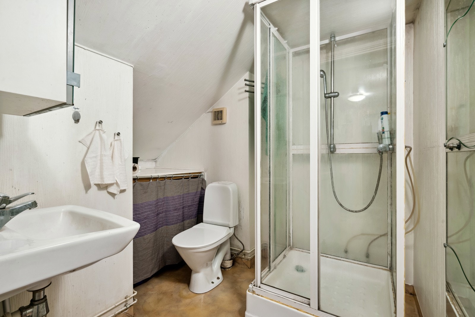 Bad og utleie,loft Galleribilde