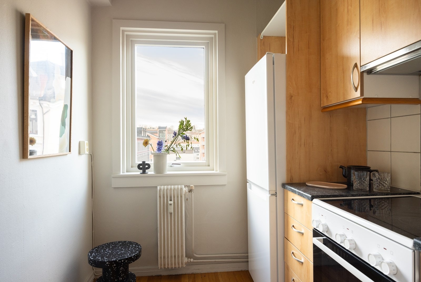 Separat kjøkken med fritt utsyn. Galleribilde