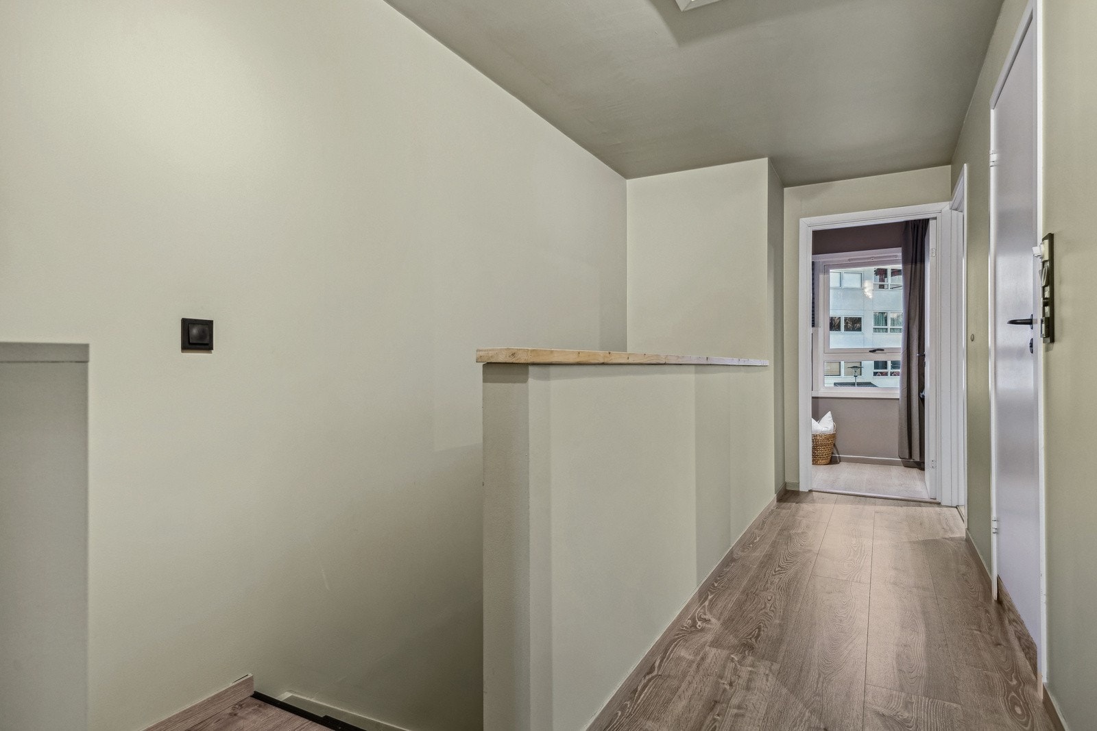 I andre etasje har du boligens soverom og et lekkert bad. Galleribilde