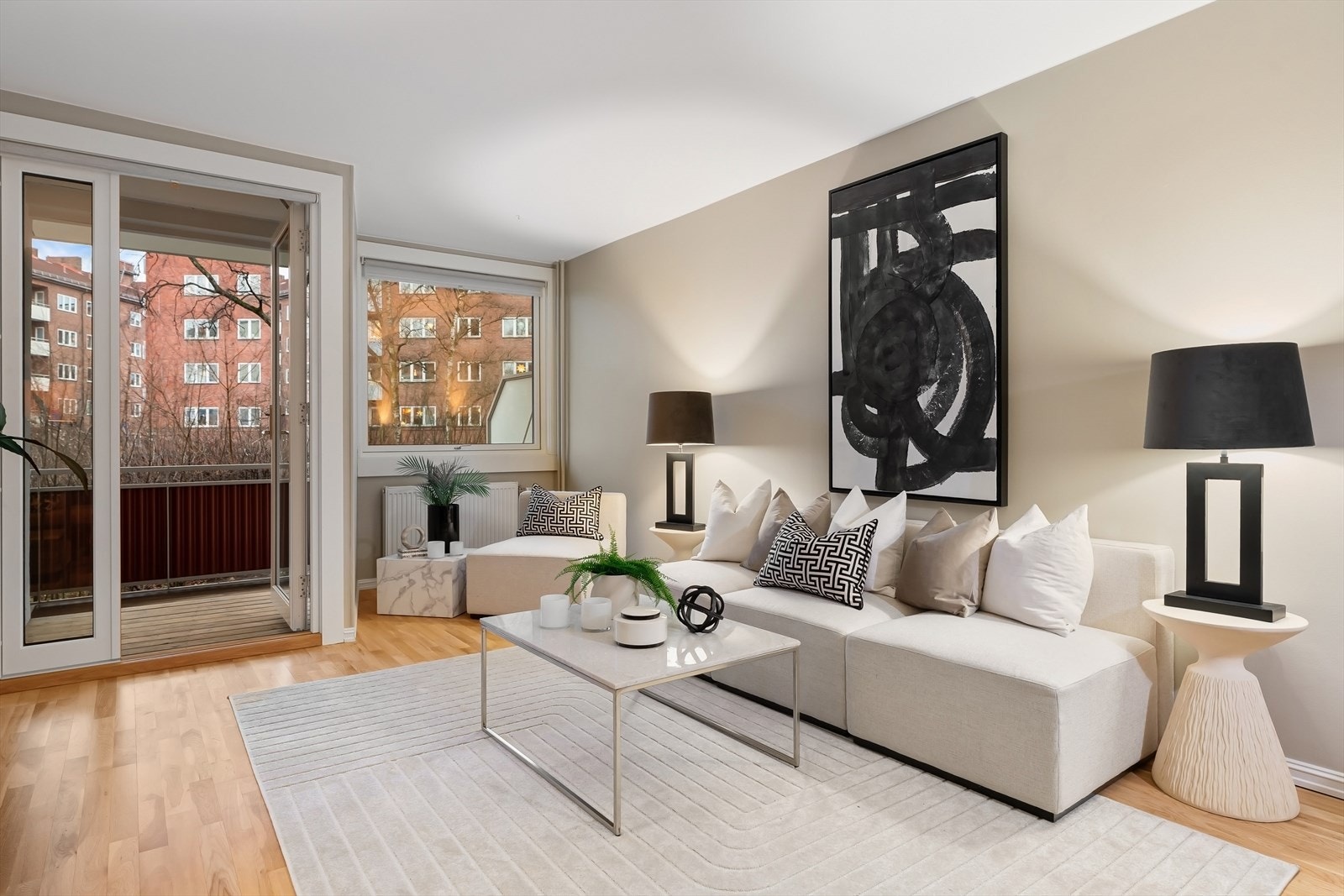 Lys og gjennomgående leilighet med mange gode kvaliteter Galleribilde