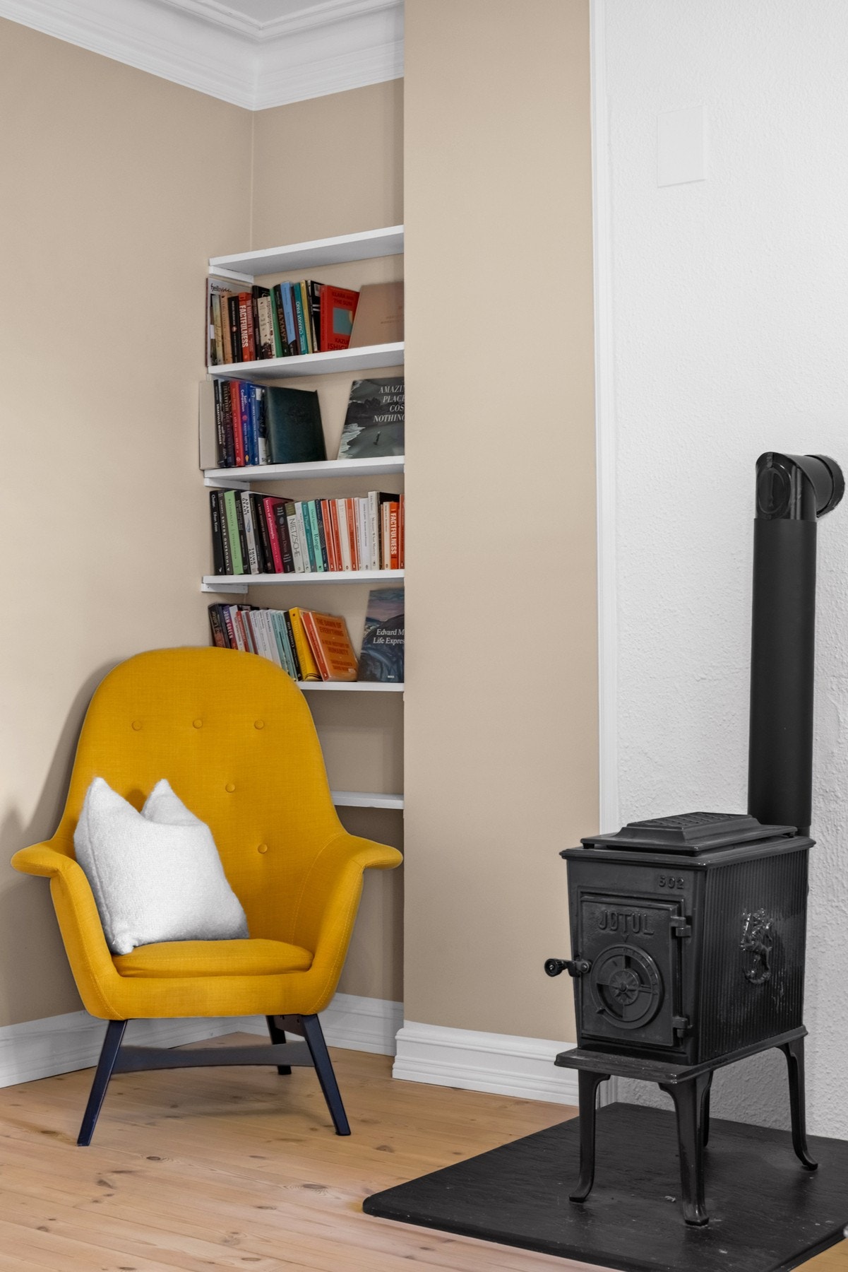 En vedovn sørger for ekstra hygge på kalde dager. Galleribilde