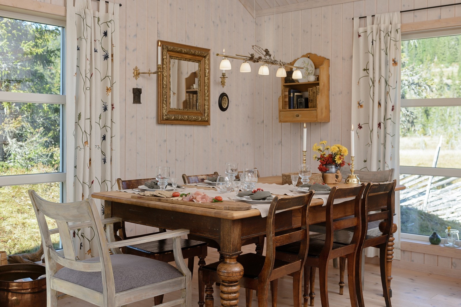 Er er det plass til både familie og venner i hyggelige lag. Galleribilde