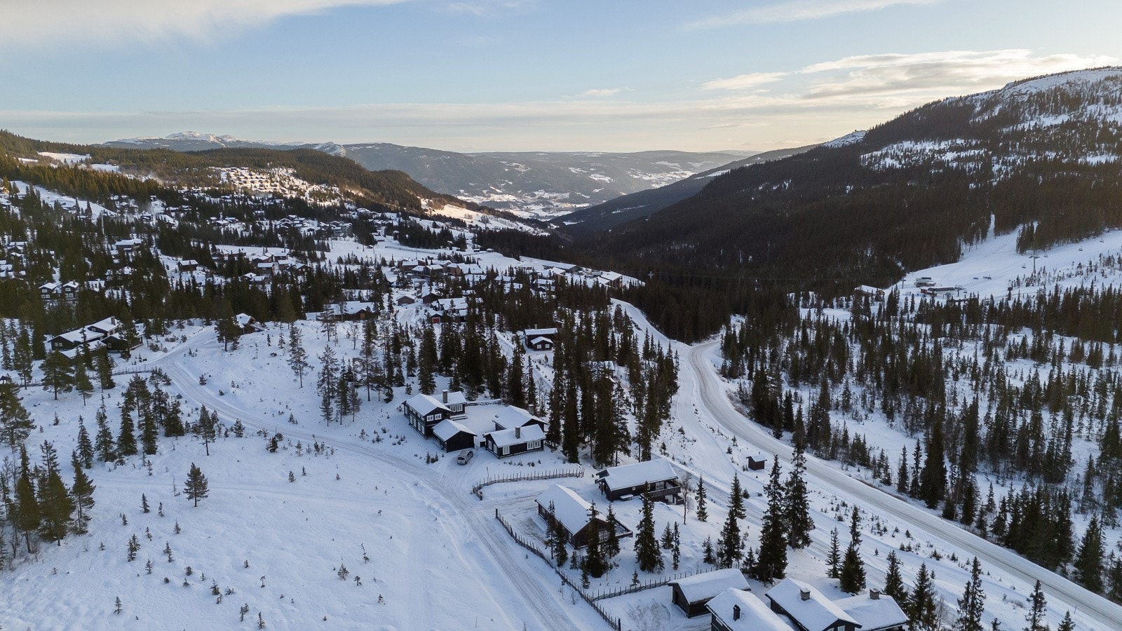 Det er ikke bare vinterstid Kvitfjell gir gode naturopplevelser. Sommerstid kan fjellet og områdene rundt by på fantastisk turterreng med varierte sykkel- og turløyper, samt gode fiskemuligheter Galleribilde