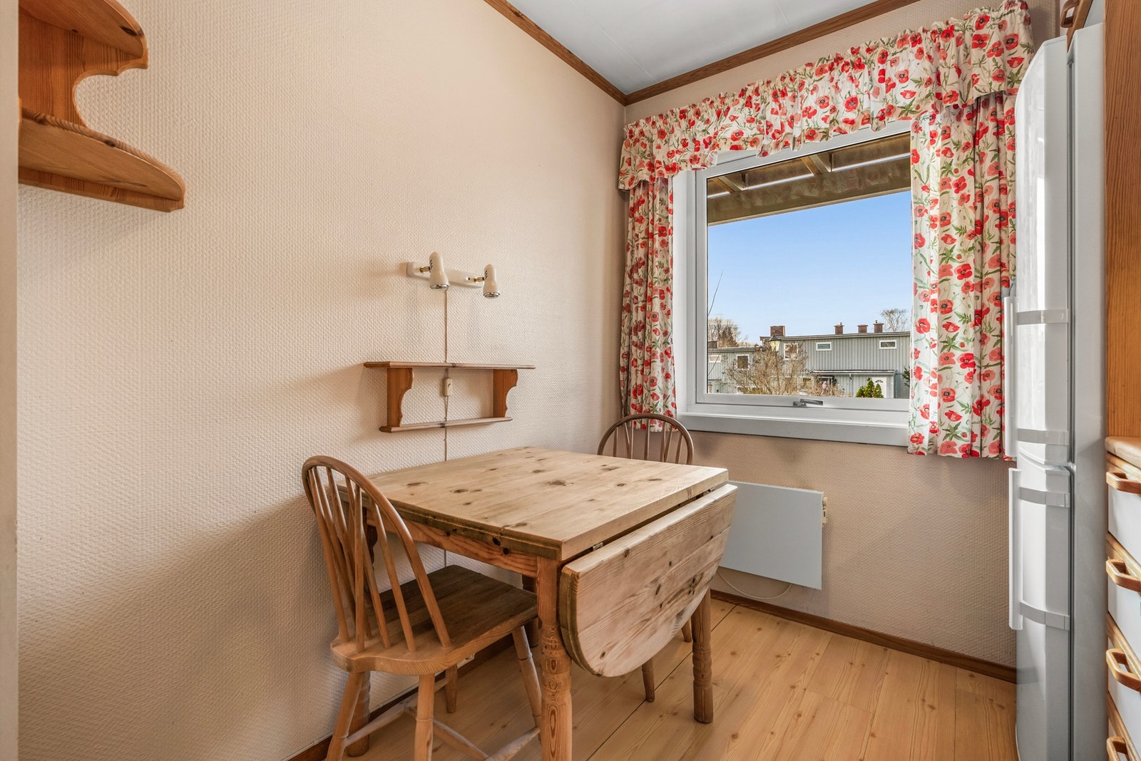 Her er det plass til å innrede med en liten spisegruppe. Galleribilde