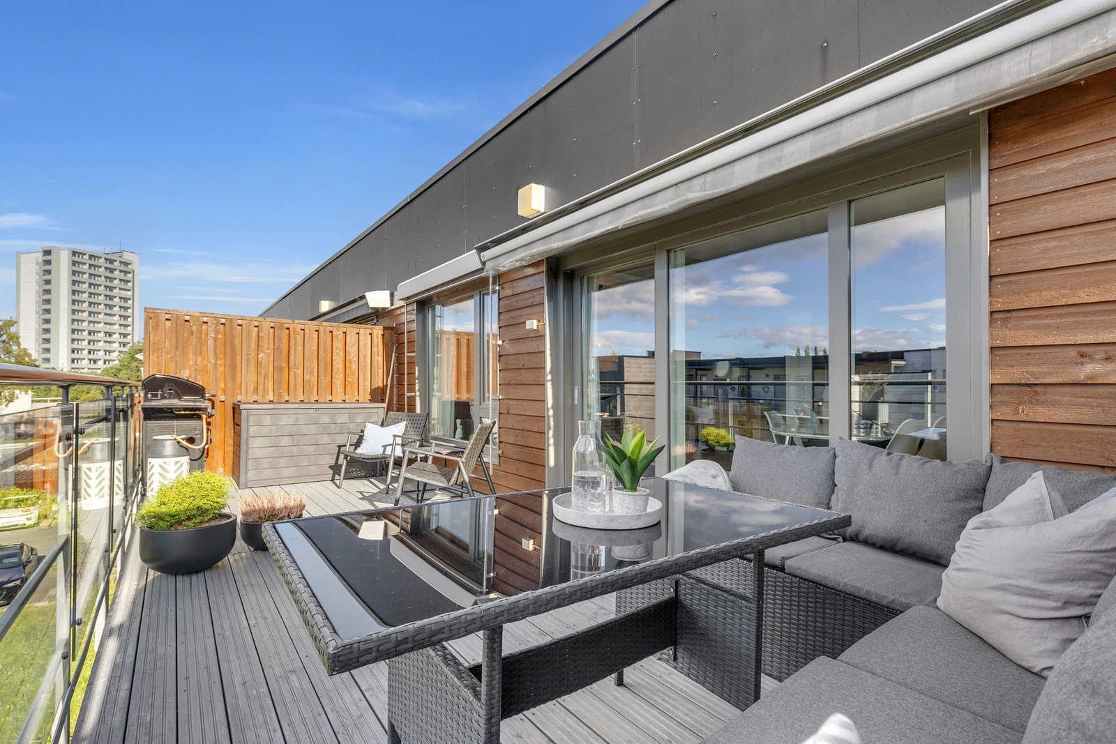 Med hele 19 kvm har du god plass til utemøblement. Galleribilde