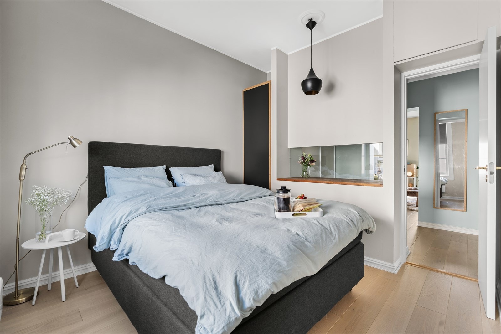 Her er det god plass til en romslig 180 seng! Galleribilde