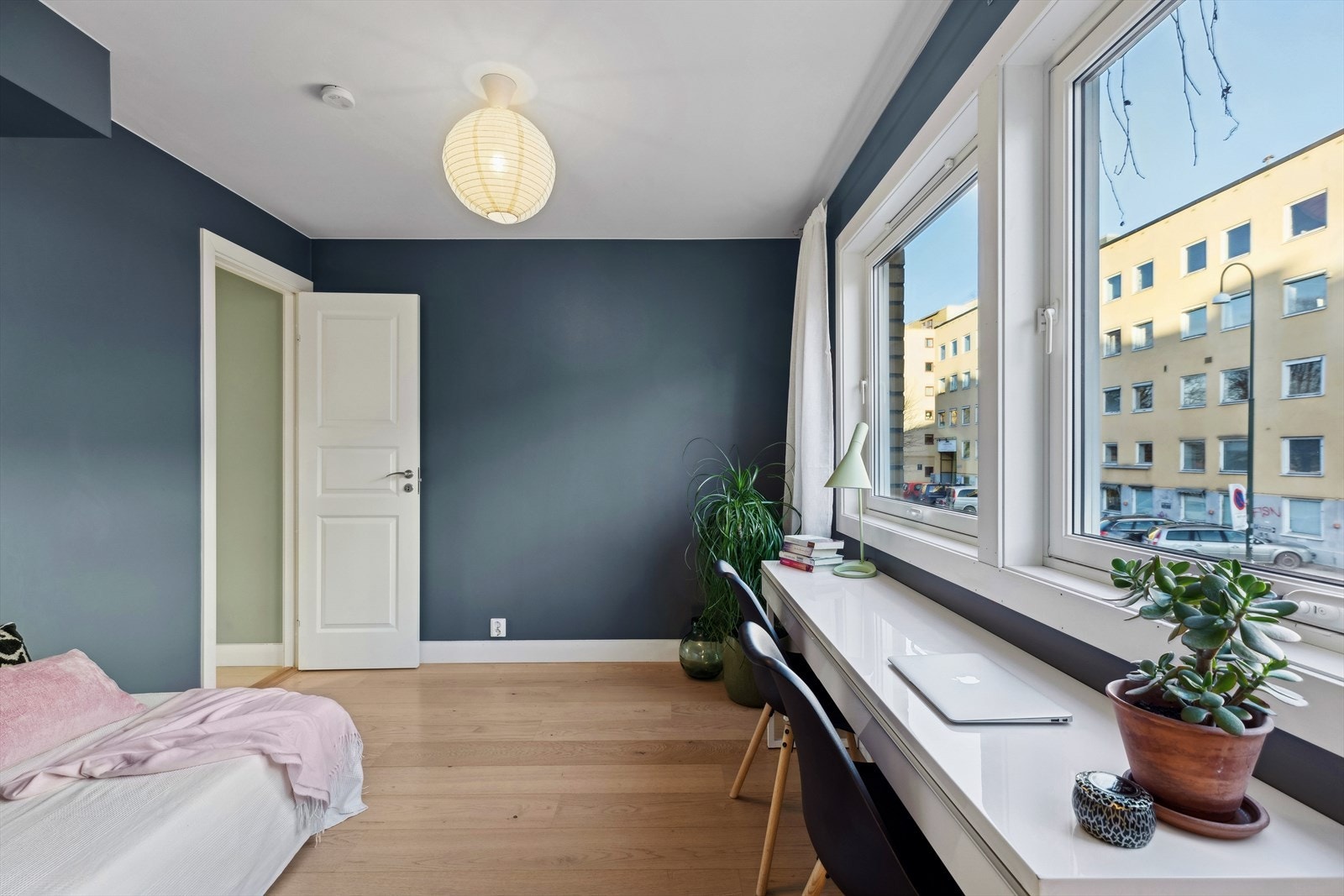 Begge soverom vender mot rolige omgivelser. Galleribilde