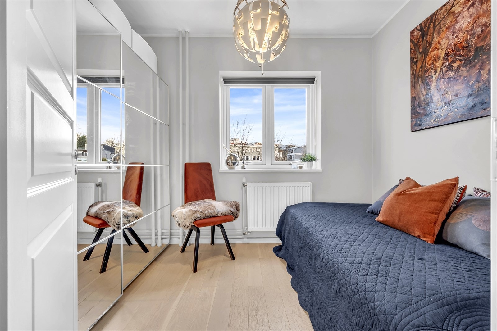 Soverom 2 passer godt som barnerom, gjesterom eller kontor. Galleribilde